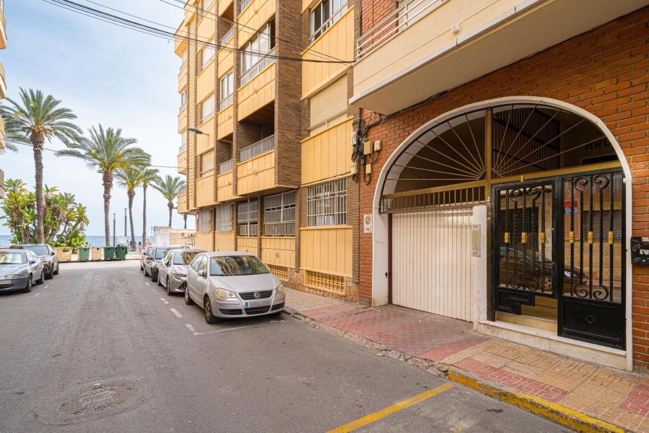 Casa Terra: Apartment 50 Meters From The Beach ตอร์เรเวียคา ภายนอก รูปภาพ